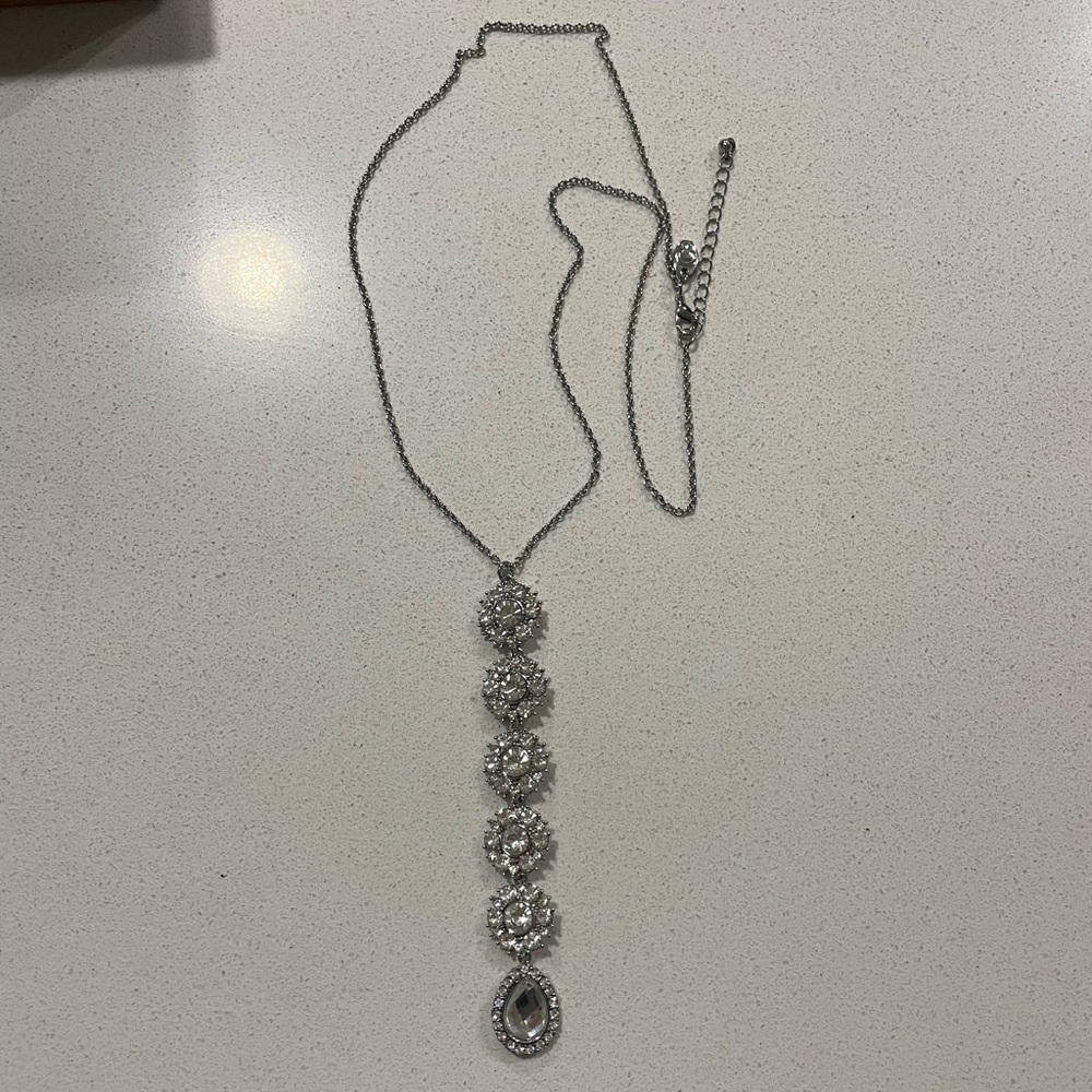 Elegant silver necklace
